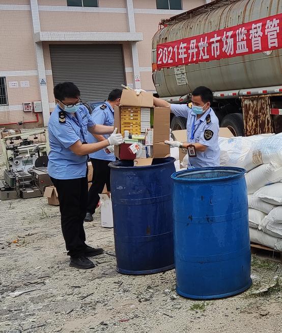 產品銷毀|強監管嚴執法！丹灶集中銷毀3000多件罰沒物品